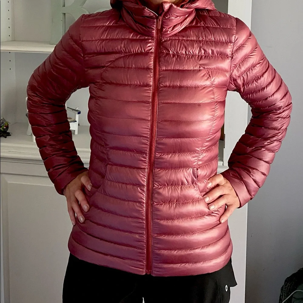 Lululemon Pack it down Jacket Shine Chianti colour. - Picture 3 of 3